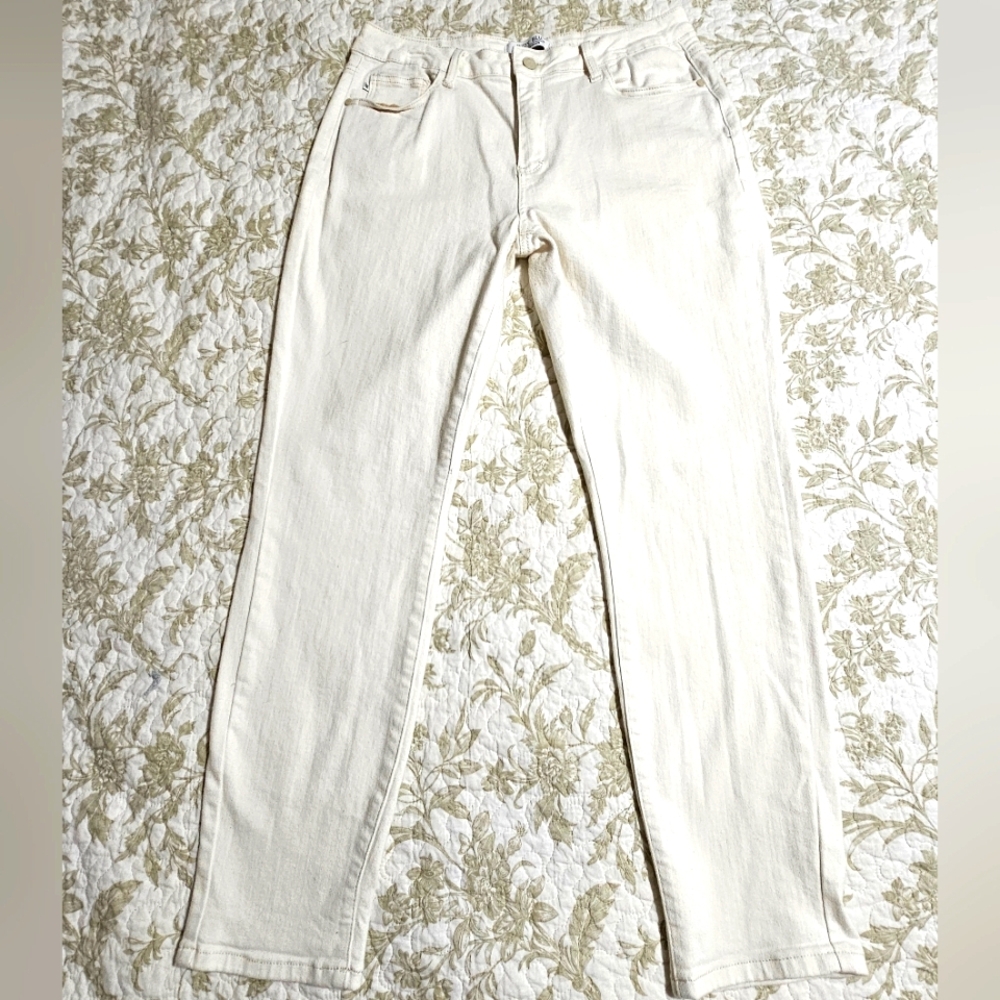 Judy Blue White Boyfriend Jean